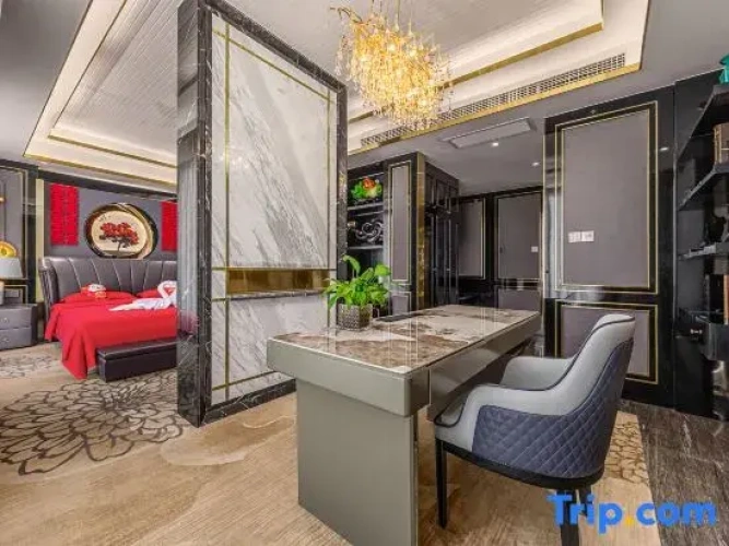 Luxury Suite