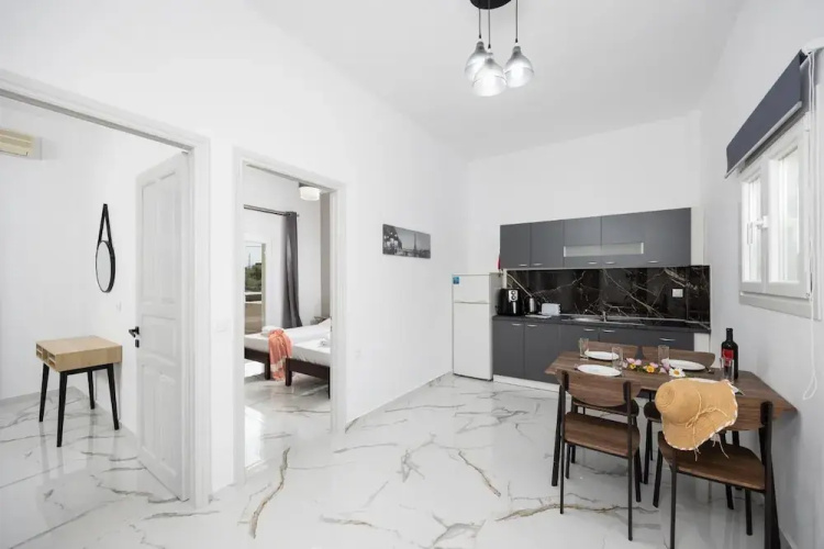 Kosmas Apartments