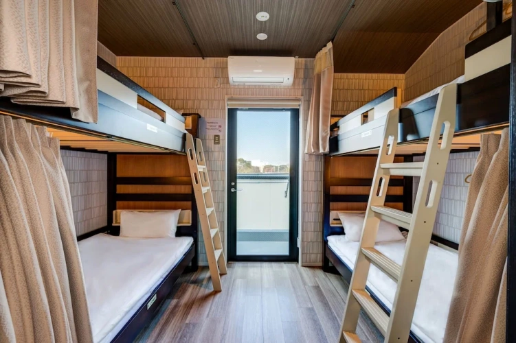 Economy Triple room with balcony and with park view