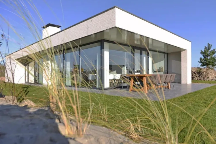 3 Bedrooms Villa