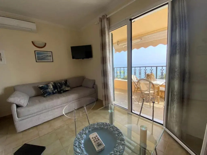 Type Aa5rcocomat bed quality apartment