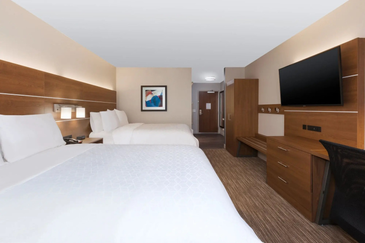 Holiday Inn Express & Suites Cedar Springs – Grand Rapids N by IHG