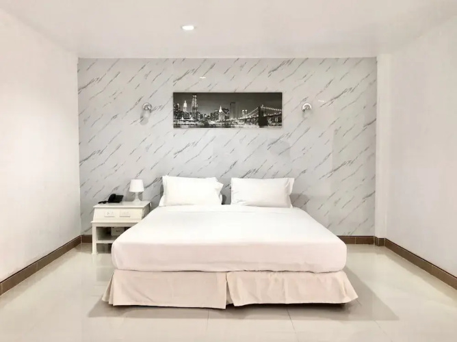 Lopburi Inn