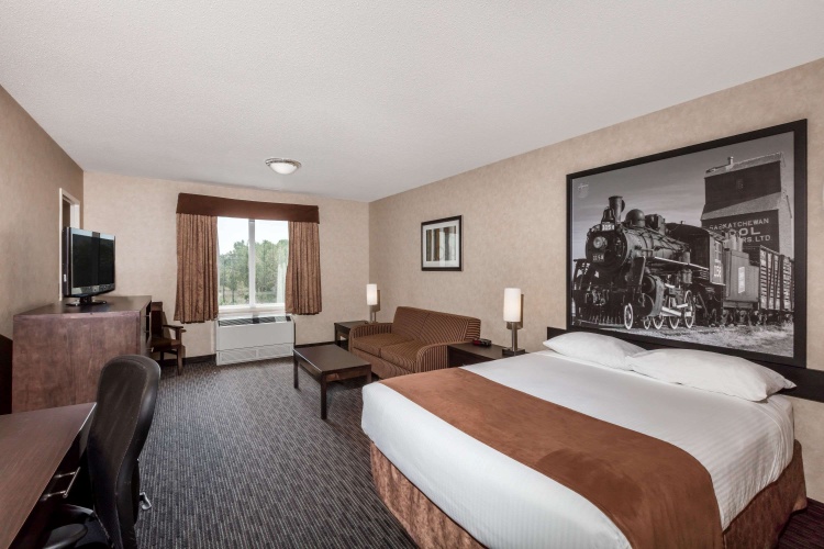 Ramada By Wyndham Estevan photo 8