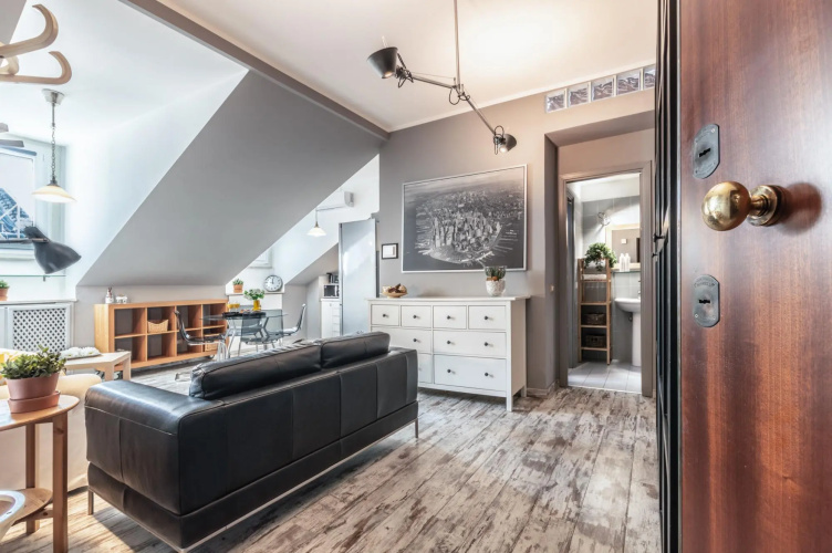 Massena 29 - Elegant Attic Close to Porta Nuova
