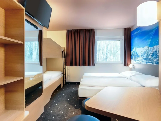 Standard Quadruple room