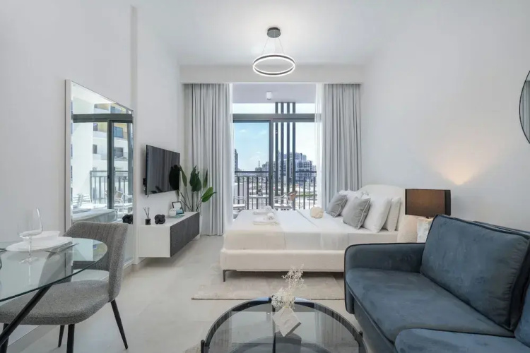TOP Location | Work and Chill near Miracle Garden