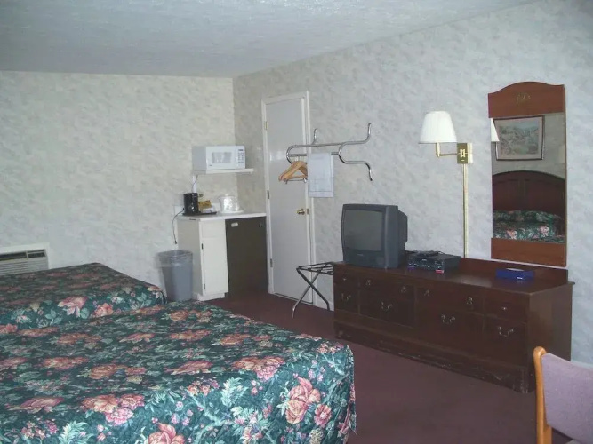 Castlewood Inn