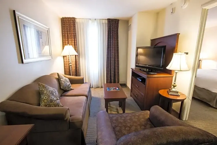 2 Bedrooms Sextuple Suite