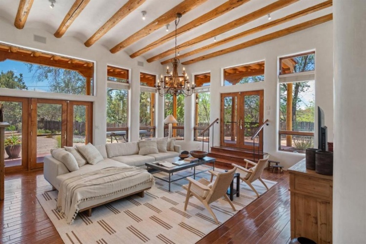 3 Bedrooms Cottage