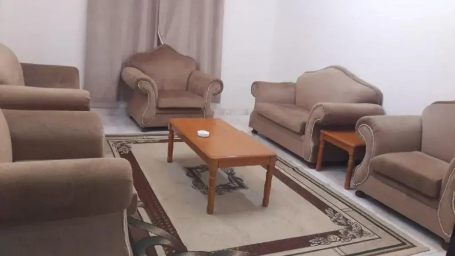 3 Bedrooms Apartment
