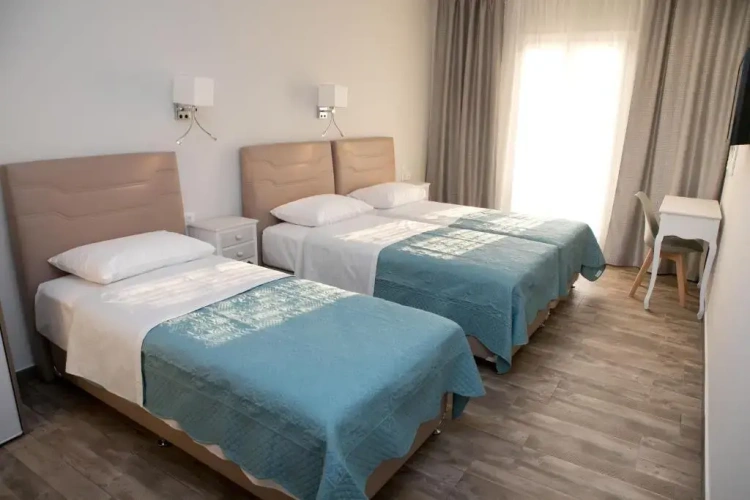 Standard Triple room with sea view