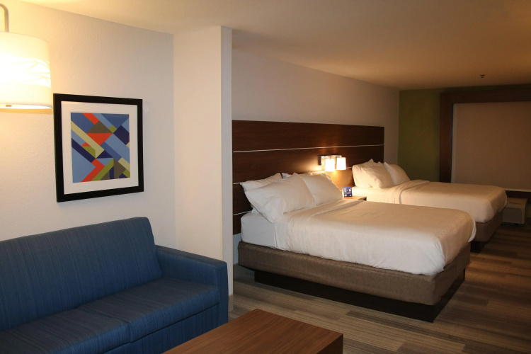 Holiday Inn Express & Suites Douglas by IHG