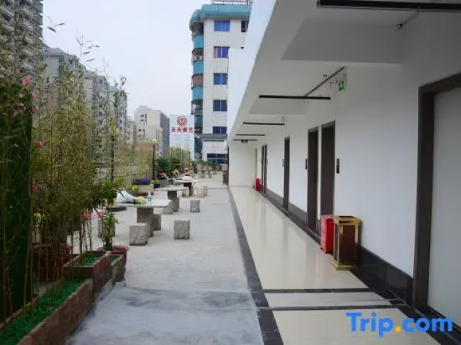 Yijing Hotel