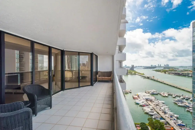 Stunning Balcony Views 3 Bedroom