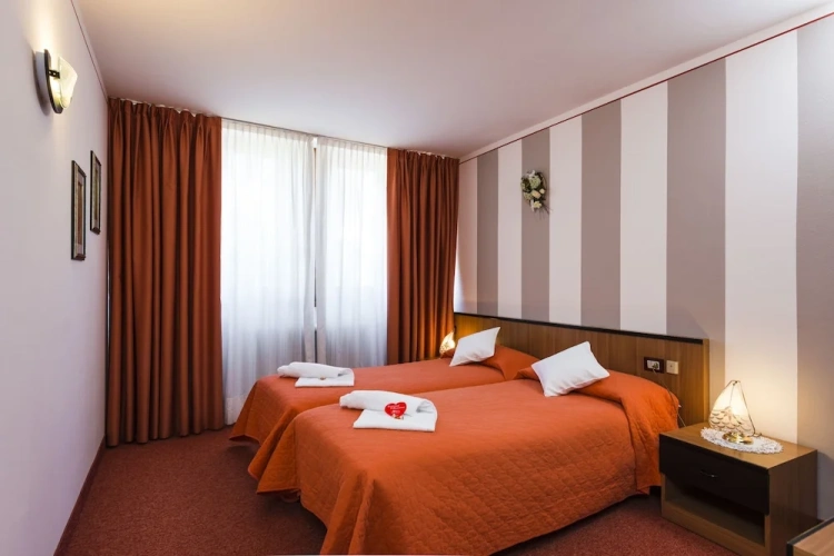 1 Bedroom Comfort room