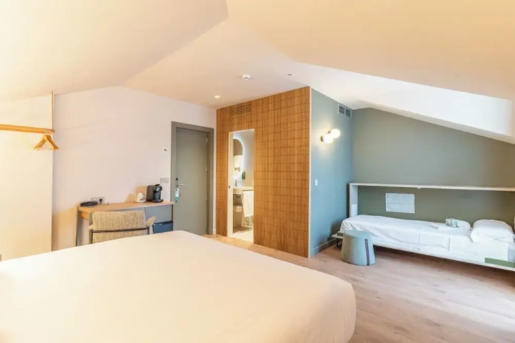 Superior Triple room