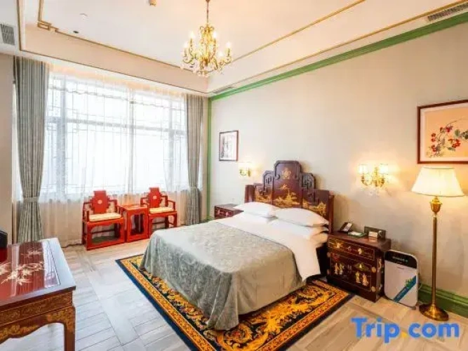 Deluxe Suite