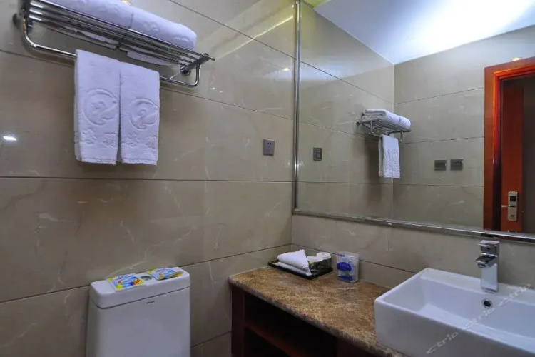 Kunming Baohai Mingzhu Hotel