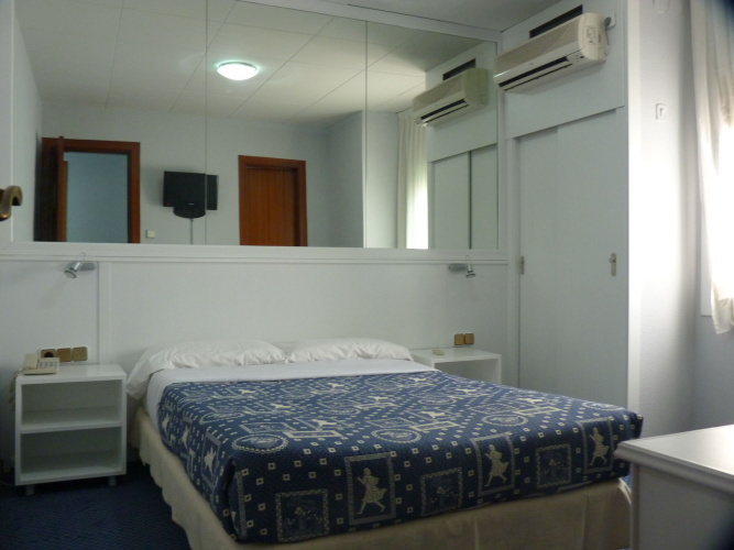 Hotel 153