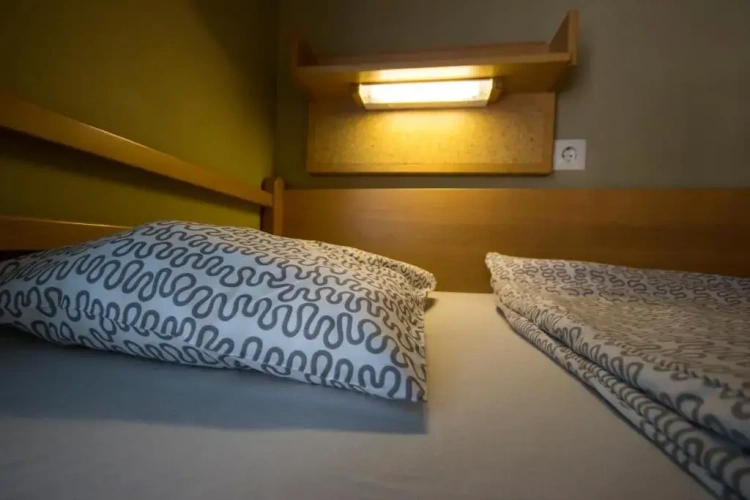 Standard Sextuple room