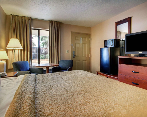 Rodeway Inn North