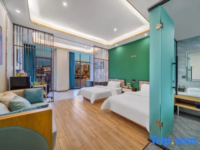 Standard Twin room with river view