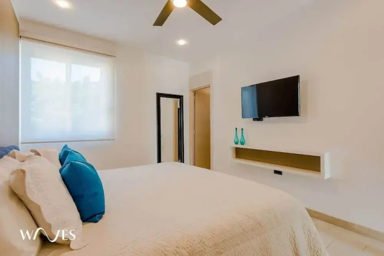 1 Rec. Steps From the Beach Rooftop Pool