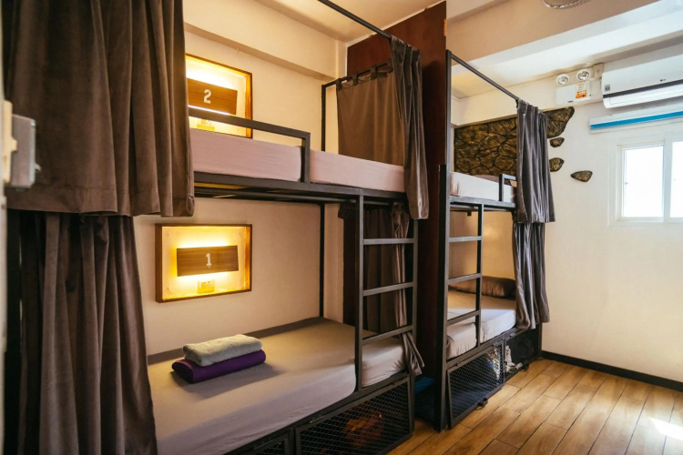 Outpost Beach Hostel - Adults Only