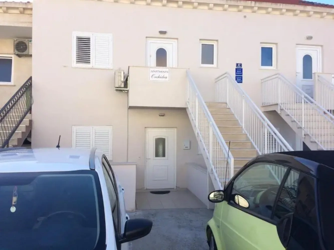 1 Bedroom Apartment with sea view