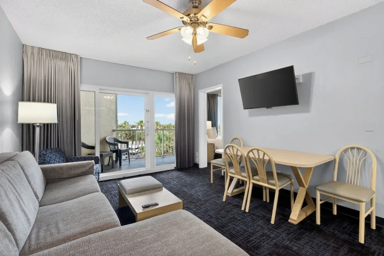 2 Bedrooms Standard room with city view