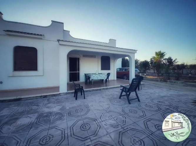 5 Bedrooms Cottage
