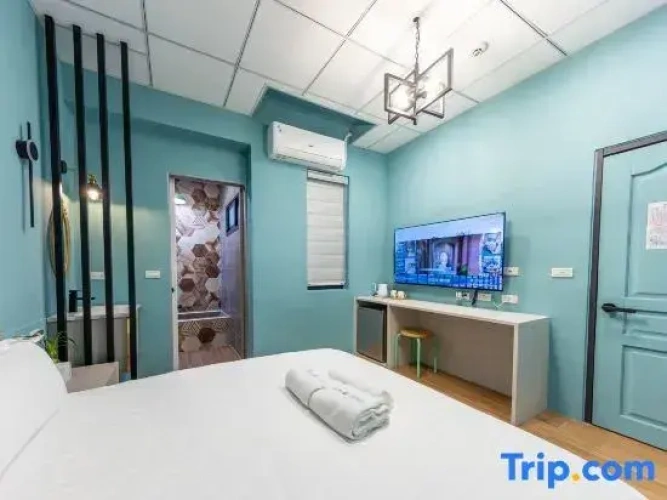 Classic Double room with street view