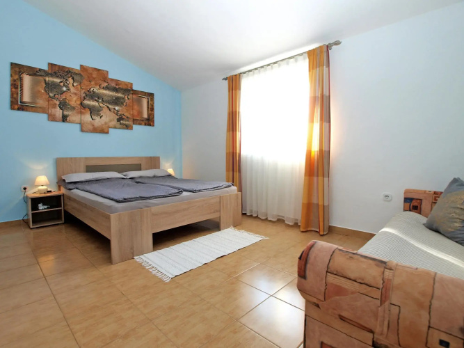 Apartment 1800