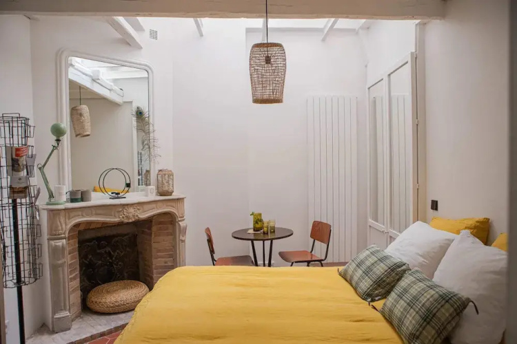 Cozy, Well-equipped Studio in Montmartre for 2!
