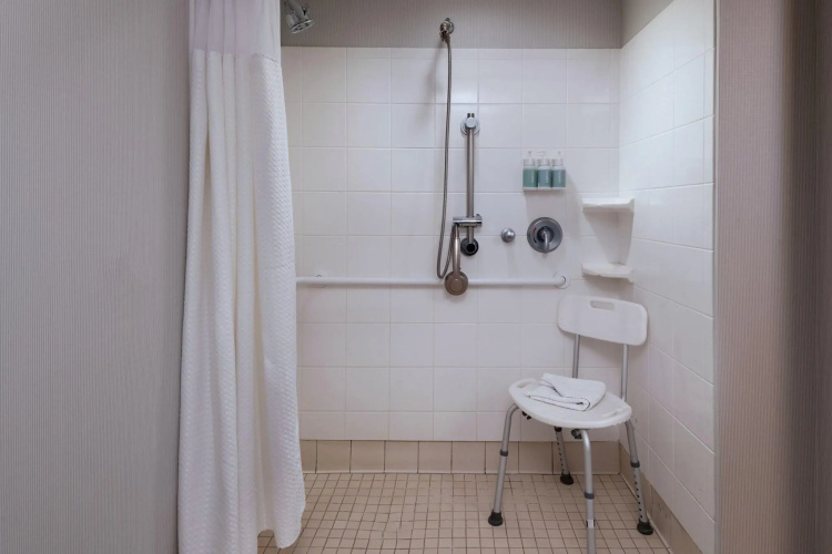 Courtyard Marriott Aksarben Village photo 11