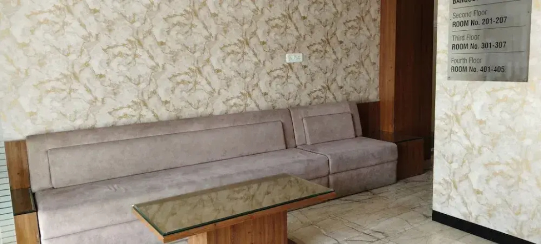 Hotel Ten Eleven Grand