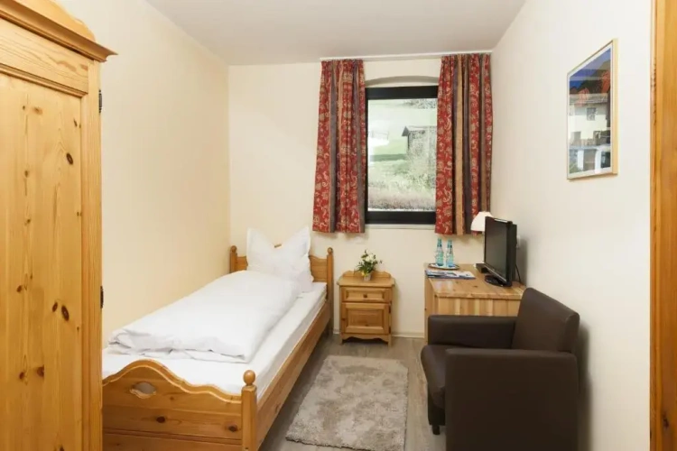 Standard Single room with mountain view