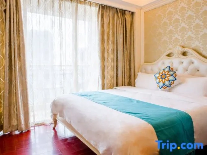 Premier Double room with city view