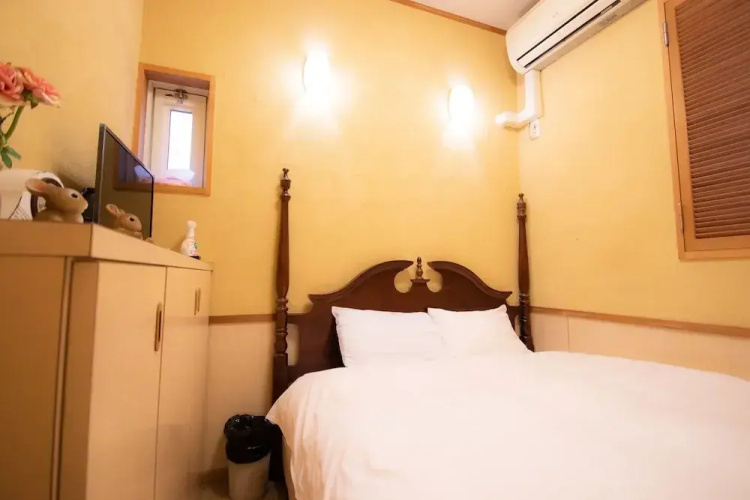 AMP FLAT Tenjin Kita