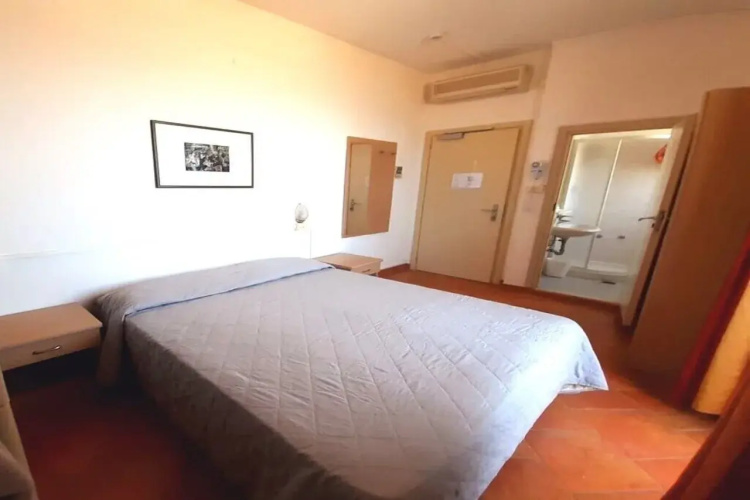 Hotel Pacesetter