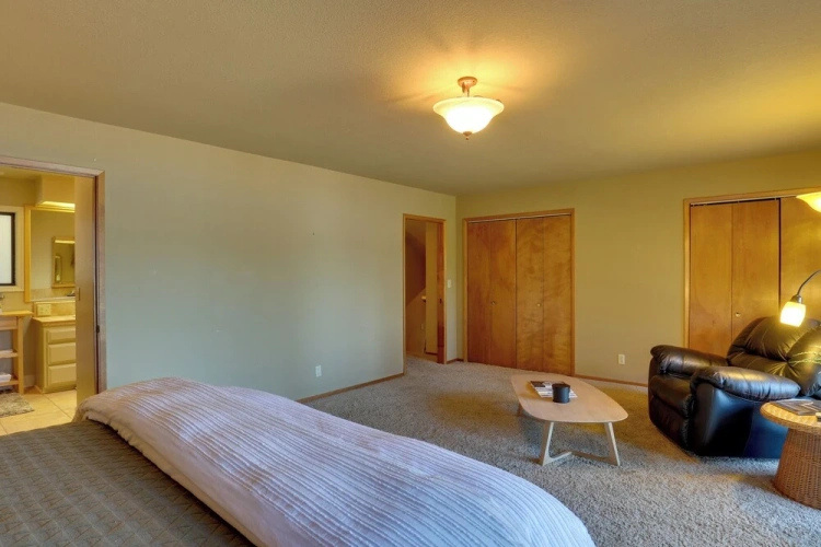 4 Bedrooms Cottage