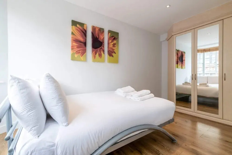 Serviced Chelsea Flat