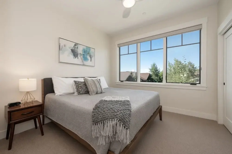 Downtown Flat 2 Bedroom Condo