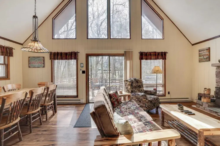 Hot Tub + Sauna + Deck + Firepit + Beach Access + Near Dining Grateful Escape by Avantstay