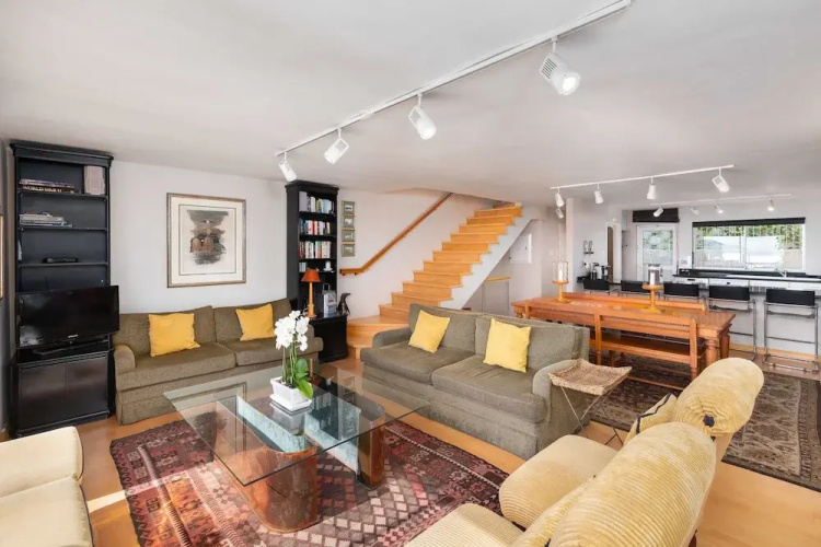 High Strand 84