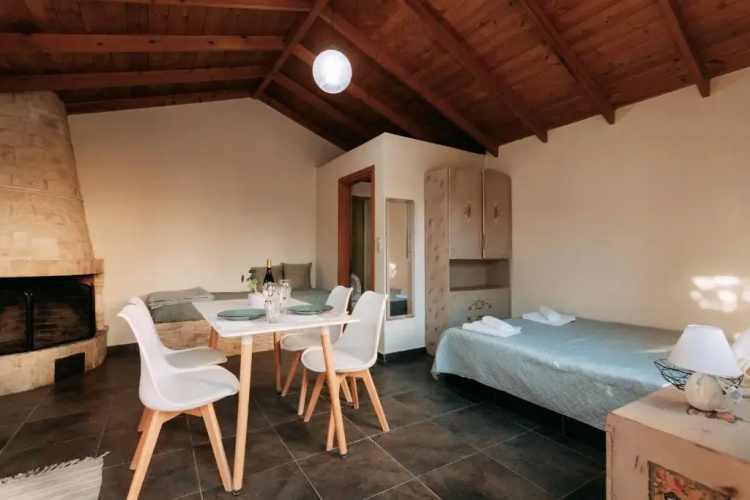Elenis Spiti