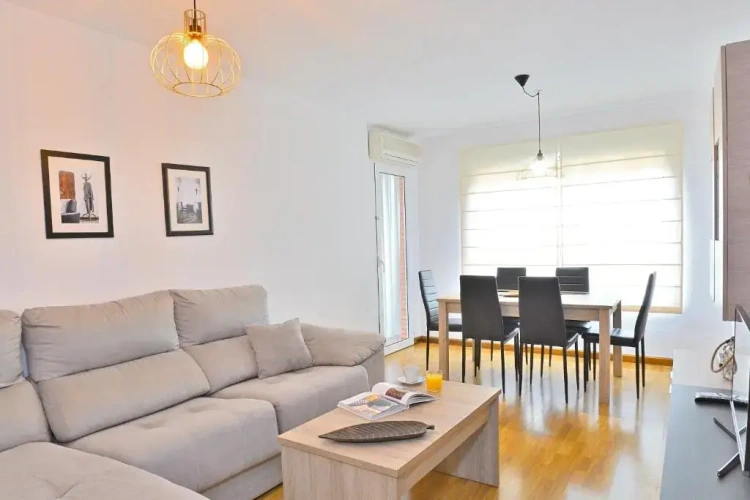 3 Bedrooms Apartment