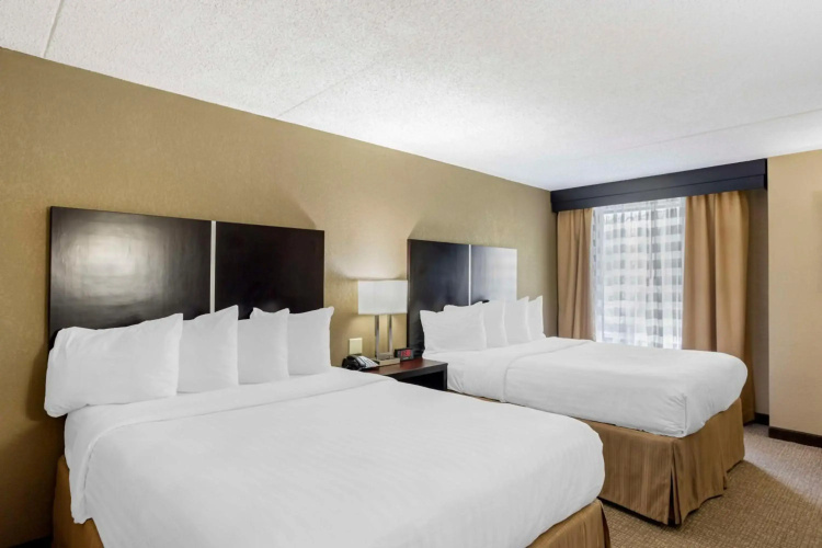 Niagara Crossing Hotel & Spa