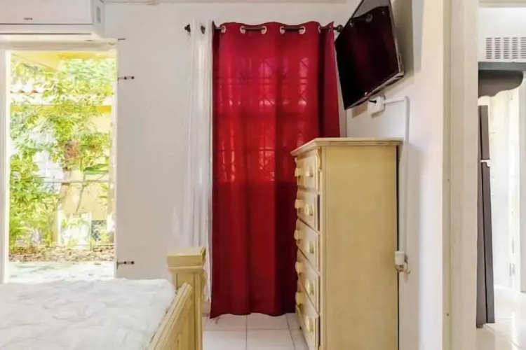 Insight Studio at Csompo Silver Manor